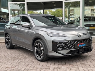 Volkswagen T-Roc 1.5 eTSI 150pk DSG-7 R-Line Edition|Camera|LED|Stoel-Stuurverwarming|Dode hoek| Nieuw model