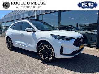 Ford Kuga 2.5 PHEV 243pk e-CVT ST-Line , Panodak , trekhaak , 2100 kg trekgewicht , carplay