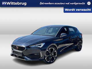 Cupra Leon 1.4 e-Hybrid 245pk VZ Performance / Achteruitrijcamera / Virtual Cockpit / Verwarmbare voorstoelen / App. Connect / 19'' LMV