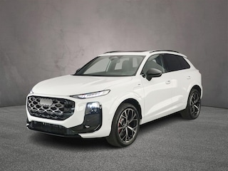 Audi Q3 1.5 e-hybrid S edition | Adaptieve Cruise | Panorama Dak | 360 Camera | B&O 3D | Head-up | Matrix-LED | Tech Pack Pro | Optiekpakket | Navigatie-pakket |