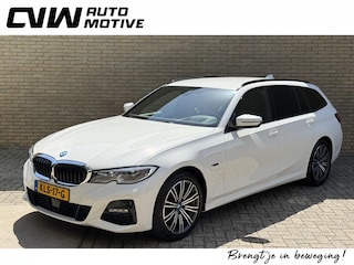 BMW 3-serie Touring 320e M-pakket | 360 camera | Laser-LED | Sportstoelen | Leder/alcantara | Navigatie | Apple CarPlay | Head Up | 18 inch M-velgen | Stoelverwarming | Sfeerverlichting | Keyless | DAB | Elektrische achterklep | Volledig onderhouden
