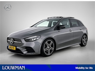Mercedes-Benz B-klasse 180 AMG Nightpakket | Panoramadak | Stoelverwarming | Augmented Reality | LED | Parkeerpakket met Camera | Inclusief 12 Maanden Garantie.