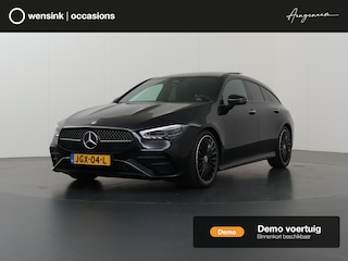 Mercedes-Benz CLA Shooting Brake 180 Business Solution AMG | Premium Plus | Night Pakket | Panoramadak | Elek. Sportstoelen met Geheugen | Multispaaks Velgen | HUD | Apple Carplay/Android Auto | Dodehoekassistent | 360° camera | Stoelverwarming |