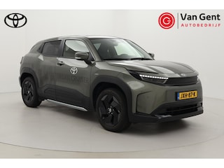 Toyota Urban Cruiser Dynamic 61 kWh | Dodehoek detectie | Stoel-/stuurverwarming | Warmtepomp | Apple Carplay / Android Auto | Keyless | Adaptive Cruise | Clima | Parkeersensoren voor/achter | Camera | LED koplampen | 18 inch
