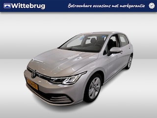 Volkswagen Golf 1.0 TSI 110pk Life / Navigatie / LM 16 inch / Camera / Parkeersensoren / LED