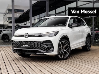 Volkswagen Tiguan 1.5 eHybrid R-Line Edition | PANORAMA/SCHUIF-KANTELDAK | ADAPTIVE CRUISE CONTROL. | ACHTERUITRIJCAMERA | 20 INCH | BLACK STYLE | APPLE CARPLAY | STOELVERWARMING | STUURVERWARMING | SFEERVERLICHTING |