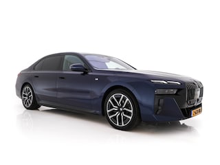 BMW i7 xDrive60 106 kWh M-Sportpack [3-Fase-11kW] {SoH-98%} (INCL-BTW) *PANO | LEATHER | FULL-LED | BLIND-SPOT | BOWERS&WILKINS | MEMORY-PACK | TOP-VIEW | VENTILATED/HEATED-COMFORTSEATS | SOFT-CLOSE | WIDE-DIGICOCKPIT | HEAD-UP | KEYLESS | ...