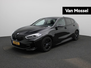 BMW 118i High Executive | Automaat | Apple Carplay / Android Auto | Parkeersensoren | Stoelverwarming | Climate Control |