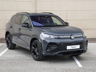 Volkswagen Tiguan R-Line Edition 1.5 eHybrid / 272 PK | Trekhaak | 360 Camera | Panorama | Head Up | Black Style | LED Matrix | Travel Assist | Stuur en Stoelverwarming | 20 inch |