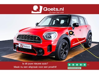 Mini Countryman Cooper S E ALL4 Cruise Control - Stoelverwarming voor - Multifunctioneel stuurwiel - Elektrisch inklapbare buitenspiegels - Comfort acces - Achteruitrijcamera - Head up -