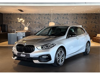 BMW 118i Automaat I Navi I Sport Stoelen
