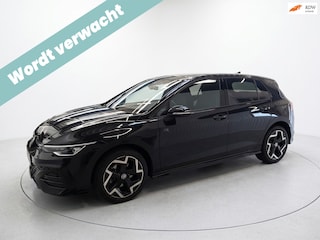 Volkswagen Golf 1.5 TSI R-Line Edition|150PK|LED|Panodak|Navi|Head Up|Camera|Winterpack|18inch