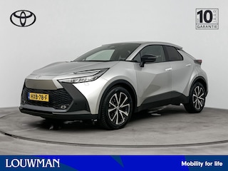Toyota C-HR 1.8 Hybrid 140 Dynamic + | Stoel+Stuurverwarming | Koplampsproeiers | Dodehoek detectie | Parkeersensoren voor+achter | Navigatie | Apple CarPlay/Android Auto | Cruise Control Adaptive |