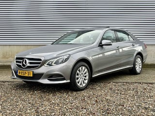 Mercedes-Benz E-klasse 200 Ambition Avantgarde [ pano schuifdak, fm navi, leer, pdc, trekhaak ]