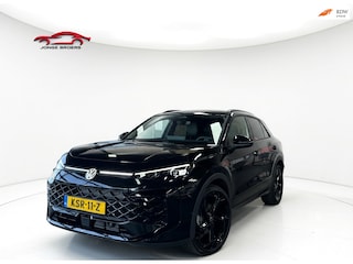 Volkswagen T-Roc 1.5 eTsi R-Line First Edition Pano/Trekhaak/Sfeer/iQ-lights
