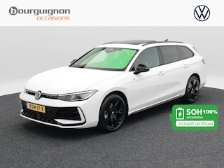 Volkswagen Passat Variant 1.5 eHybrid 272 Pk R-Line | Black Style | Stoel/Stuurverwarming | Panoramadak | 360 Camera | Head Up | Memory | Trekhaak | 19 Inch | 155 Km !!