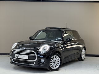 Mini Cooper 3-Deurs 1.5 Chili, 136Pk, 2015, 2de eigenaresse, Panoramadak, LED koplampen, Parkeersensoren, Climate control, Stoelverwarming, Cruise control,