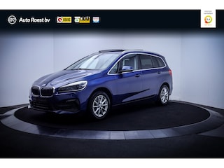 BMW 2-serie Tourer 218iA 7p LUXURY Shadow Line PANO | HEAD UP | LEDER | CAMERA | STOELVERW | FULL LED | AFN TREKHAAK | DAB | PDC V+A | LMV