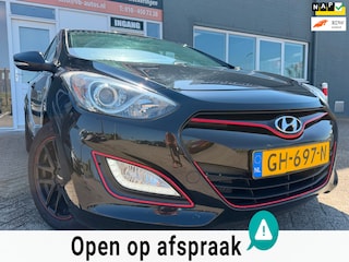 Hyundai i30 1.6 GDI i-Motion Plus van 2de Eig met parkeersensoren / camera en navigatie en bluetooth en trekhaak