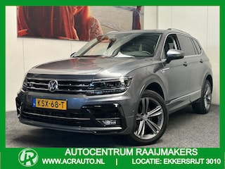 Volkswagen Tiguan 1.5 TSI HIGHLINE BUSINESS R AUTOMAAT 7 PERSOONS NAVIGATIE ADAPTIVE CRUISE CONTROL PANORAMA SCHUIF/KANTELDAK APPLE CARPLAY/ANDROID RIJSTROOKSENSOREN KEYLESS GO TREKHAAK ZEER MOOI !!