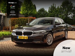 BMW 5-serie Touring 530e xDrive Trekhaak Elektrisch | Schuifdak | Topstaat! | All-season