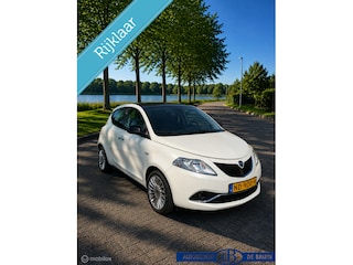 Lancia Ypsilon 0.9 TwinAir Platinum Automaat