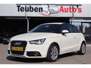 Audi A1 1.2 TFSI Attraction | Climate control | PDC achter | Xenon | Stoelverwarming