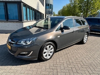 Opel Astra Sports Tourer 1.4 Turbo Sport + NAVI CRUISE CLIMA XENON.