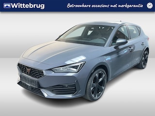 Cupra Leon 1.4 e-Hybrid Performance / AUTOMAAT/ PARK.SENSOREN/ STUUR+STOELVERWARM./ ACC/ FULL LINK/ DODEHOEK/ DIGITAL DASH/ KEYLESS/ RIJ-MODI/ NAVI/ DAB/ CLIMA/ LED/ 18'' LMV