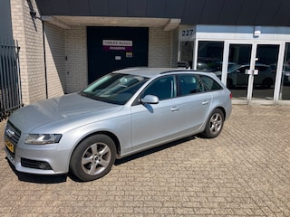 Audi A4 Avant 2.0 TDI Pro Line Business / NAVI / CLIMA / TREKHAAK / ALU VELGEN / EURO-5