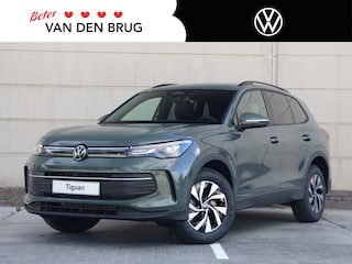 Volkswagen Tiguan Limited Edition 1.5 eHybrid 204 PK | 17" inch velgen | Trekhaak | Design pakket dark | App-connect |