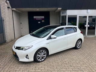 Toyota Auris 1.8 Hybrid Lease Pro / PANO DAK / DEALER SERVICED / NAVI / CLIMA / METALLIC