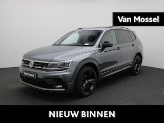 Volkswagen Tiguan 1.5 TSI R-Line | Apple Carplay / Android Auto | Panoramadak | Achteruitrijcamera | Parkeersensoren | Trekhaak |