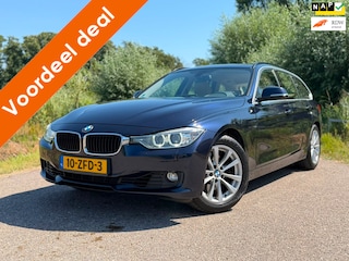 BMW 3-serie Touring 328i Upgrade Edition / Automaat / Airco / Navi / Leder Interieur / Elektrische Achterklep / Volledig Onderhoud