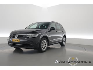 Volkswagen Tiguan 1.5 TSI Life | Rijklaar!! | Adapt. Cruise | Trekhaak | Navi | Stoel- Stuurverw. | All Season | Apple CarPlay |