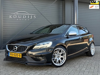 Volvo V40 2.0 T4 Business Sport | R-Design | Full LED | Stoelverwarming | BSR Uitlaat | Dealer Onderhouden
