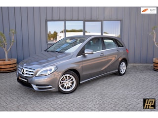 Mercedes-Benz B-klasse 180 Ambition 122pk Aut. * Leer * Xenon * Cruise * PDC V+A * Mooie auto