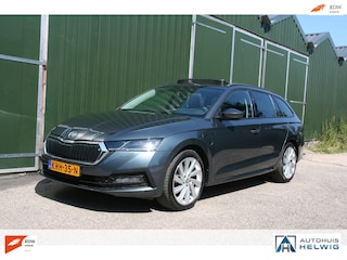 Skoda Octavia Combi 1.4 TSI iV PHEV Business Edition Plus, PANORAMADAK, NAVIGATIE