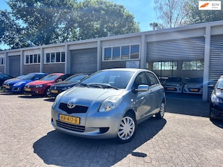 Toyota Yaris 1.3 VVTi Cool Airco/ Elektrische ramen/ Centrale Vergr/ Nieuwe APK!