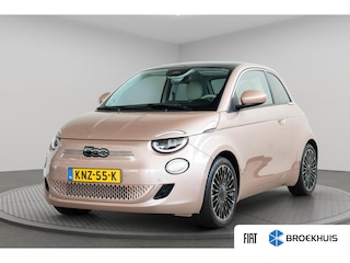 Fiat 500 La Prima 42 kWh | SOH 93,5% | Panoramadak | Camera | Stoelverwarming | Navigatie | Keyless | 17 Inch Lichtmetalen velgen |