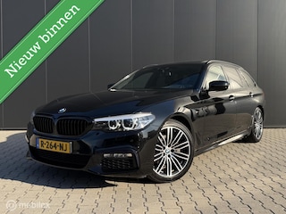 BMW 5-serie Touring 520i Touring/M-pakket/Pano/Trekhaak/Headup/ambient/19inch