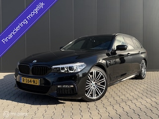 BMW 5-serie Touring 520i Touring/M-pakket/Pano/Trekhaak/Headup/ambient/19inch