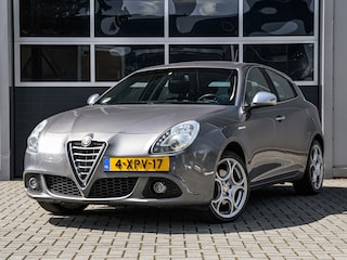 Alfa Romeo Giulietta 1.4 T 170pk Exclusive | Automaat | Full LED | Navi | Climate control | Cruise control | PDC