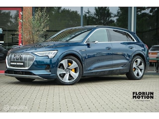 Audi e-Tron 55 quattro Business edition Plus 95 kWh | Pano | ACC | HUD | B&O | Luchtvering | Stoelverwarming voor en achter | Trekhaak | Ambient | 360 | Clima achterin | Galaxisblauw metallic