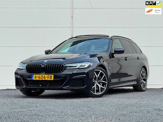 BMW 5-serie Touring 530e M-Sport Org NL Pano Keyless Stoelventilatie+ Verwarming Laser light Camera Dodehoek Shadow line Mem seats