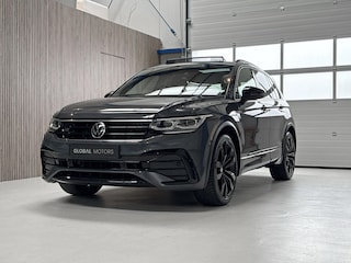 Volkswagen Tiguan 1.5 TSI R-Line 150 PK - STANDKACHEL - PANORAMADAK - AUTOMAAT - LED - PARKEERCAMERA - VIRTUAL COCKPIT - STUURVERWARMING - TREKHAAK