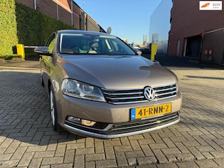 Volkswagen Passat 1.4 TSI Highline BlueMotion_LEER-NAVI_NETTE AUTO!!