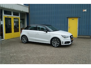 Audi A1 Sportback 1.2 TFSI Admired, S-Line, Airco, Navi, Trekhaak!!!
