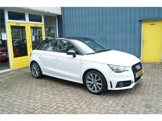 Audi A1 Sportback 1.2 TFSI Admired, S-Line, Airco, Navi, Trekhaak!!!