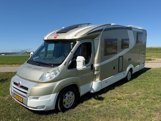 Bürstner 728 T G 2 single beds - air suspension - airco
